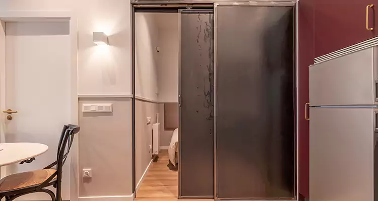 We Fix Closet Sliding Door in Jacksonville, FL 